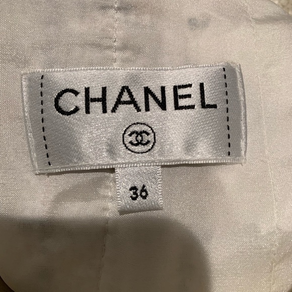 Chanel Sz 36/Small Robot white/off-white tweed skirt 2017 Data Center collection - Picture 5 of 7